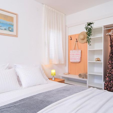 Novak Guesthouse - Zf Hvar フヴァル エクステリア 写真