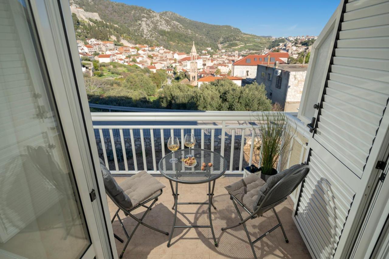 Novak Guesthouse - Zf Hvar フヴァル エクステリア 写真