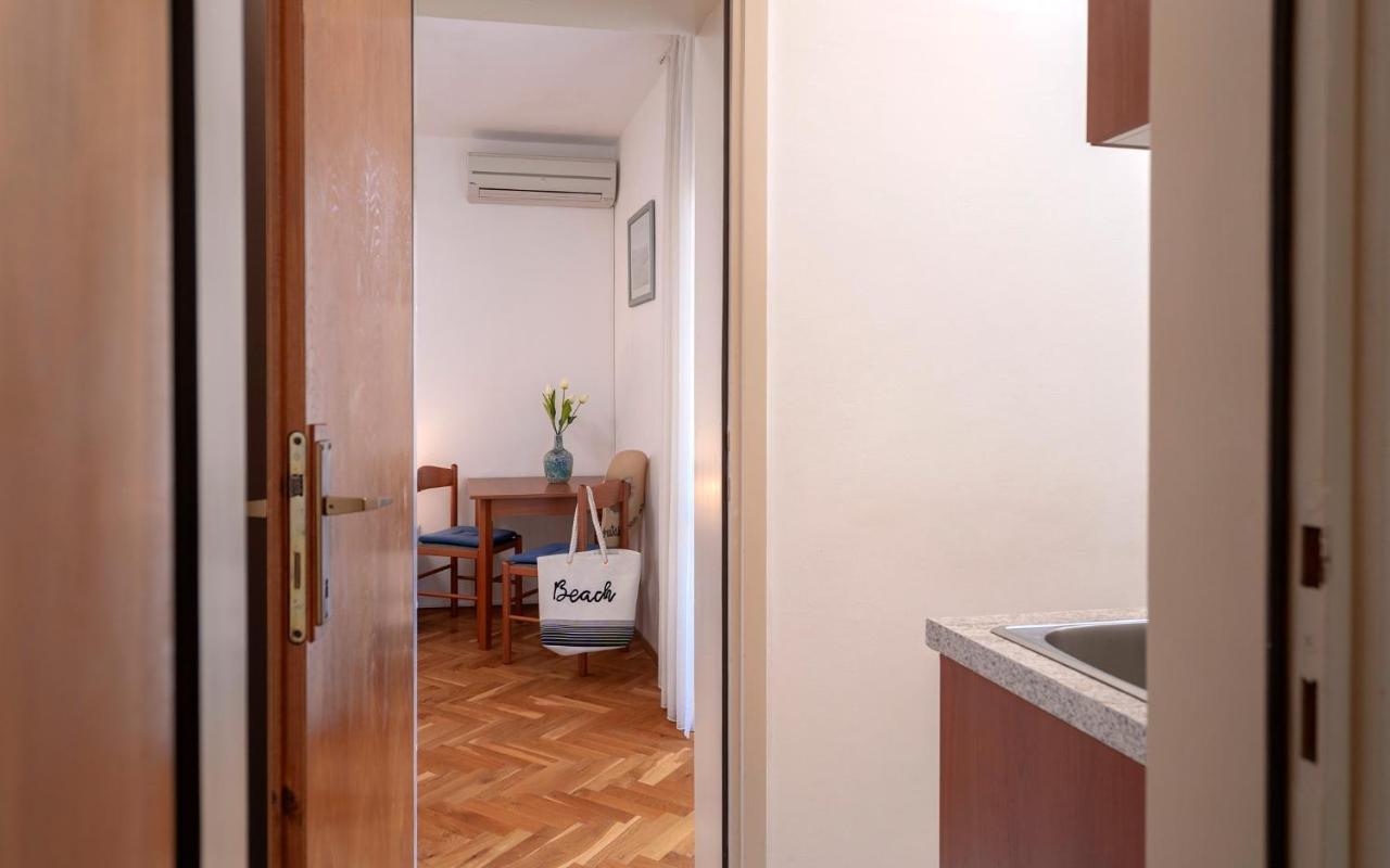 Novak Guesthouse - Zf Hvar フヴァル エクステリア 写真