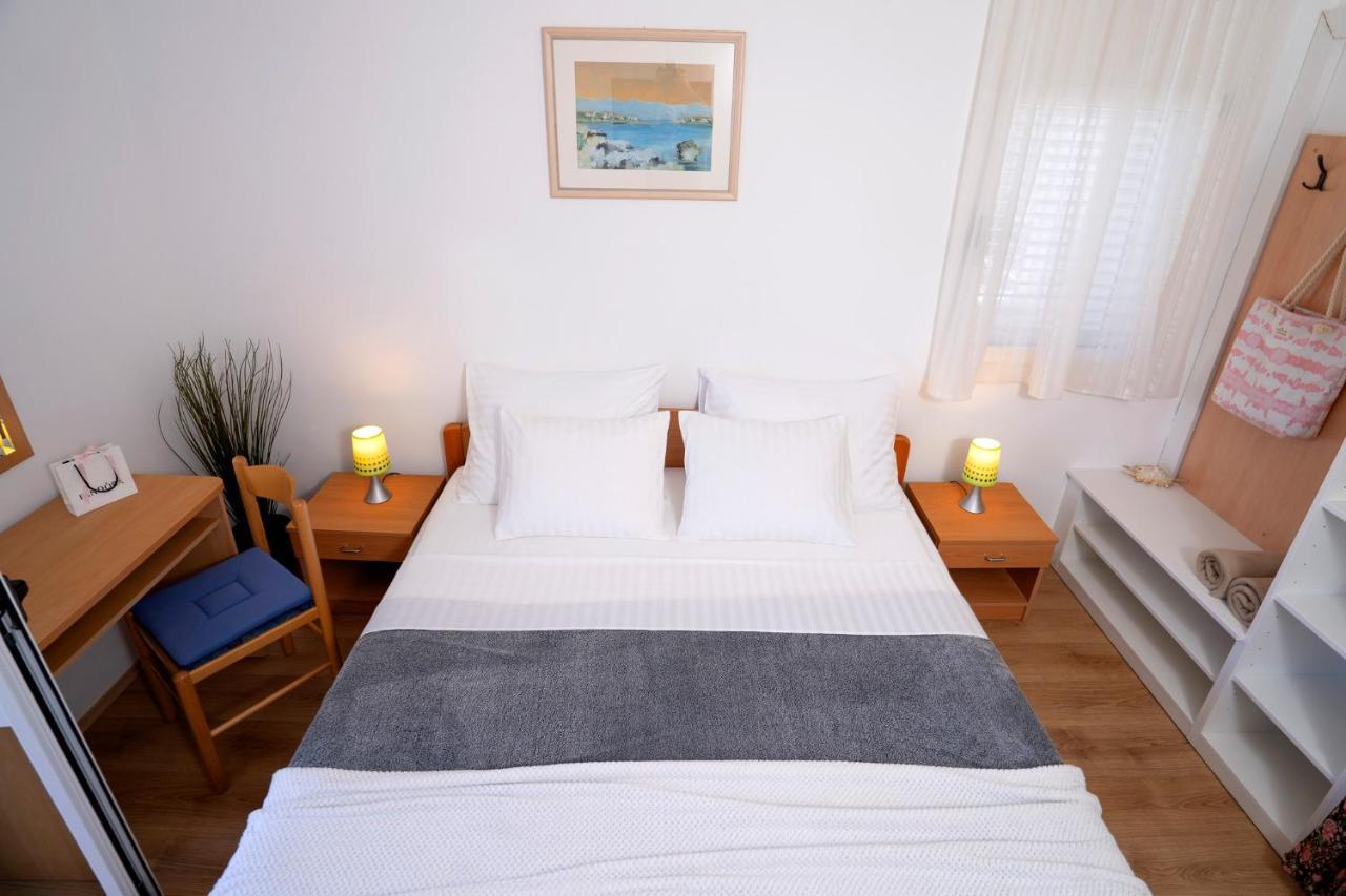 Novak Guesthouse - Zf Hvar フヴァル エクステリア 写真
