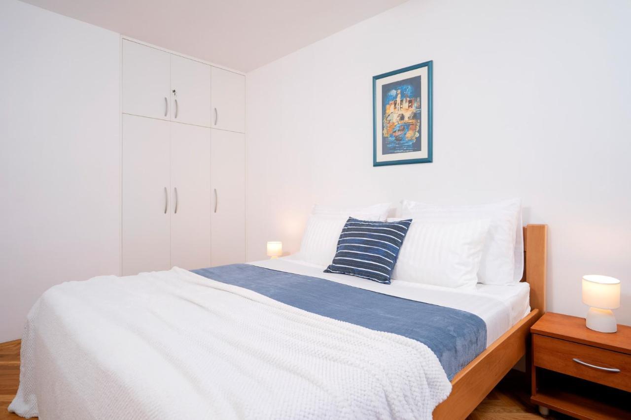 Novak Guesthouse - Zf Hvar フヴァル エクステリア 写真