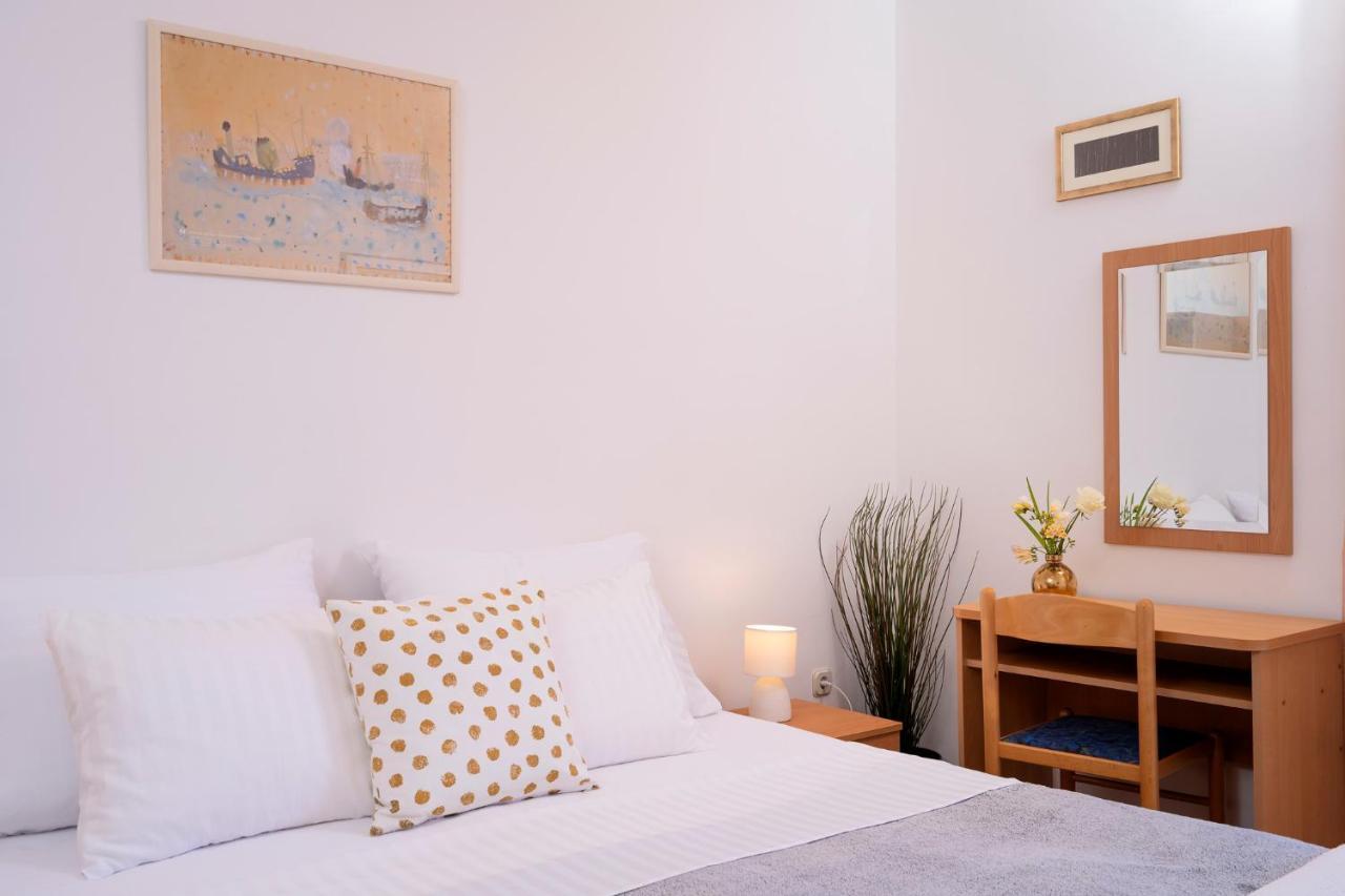 Novak Guesthouse - Zf Hvar フヴァル エクステリア 写真