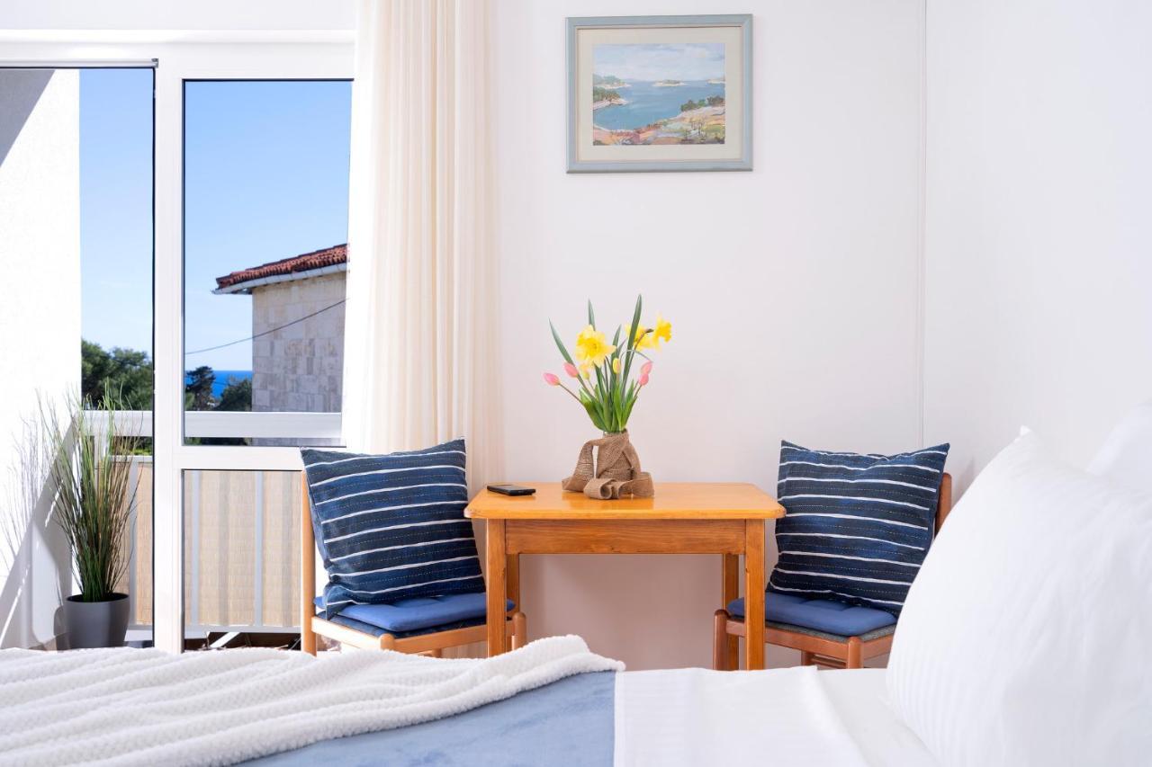 Novak Guesthouse - Zf Hvar フヴァル エクステリア 写真