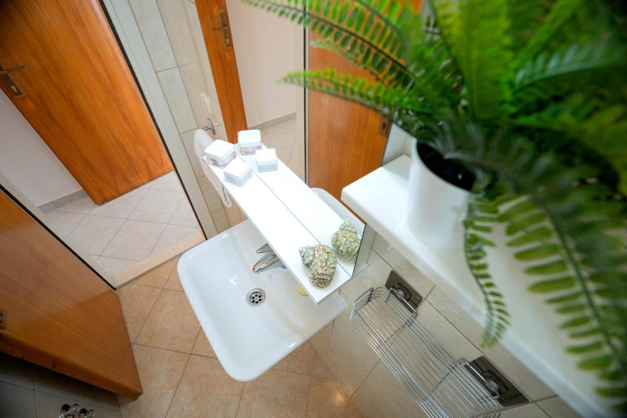Novak Guesthouse - Zf Hvar フヴァル エクステリア 写真
