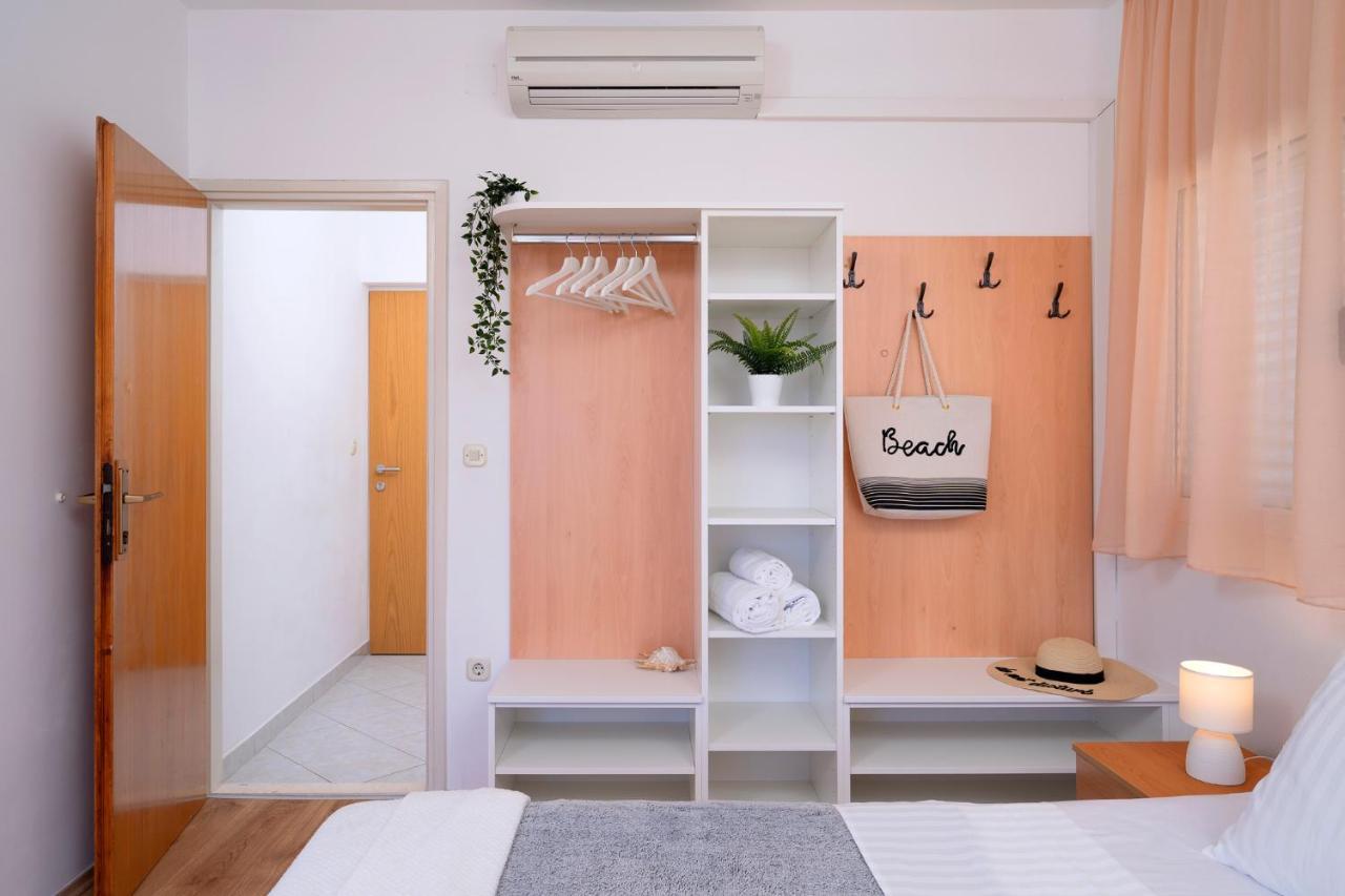 Novak Guesthouse - Zf Hvar フヴァル エクステリア 写真