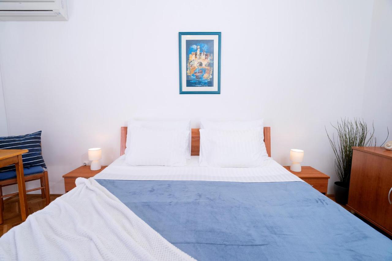 Novak Guesthouse - Zf Hvar フヴァル エクステリア 写真