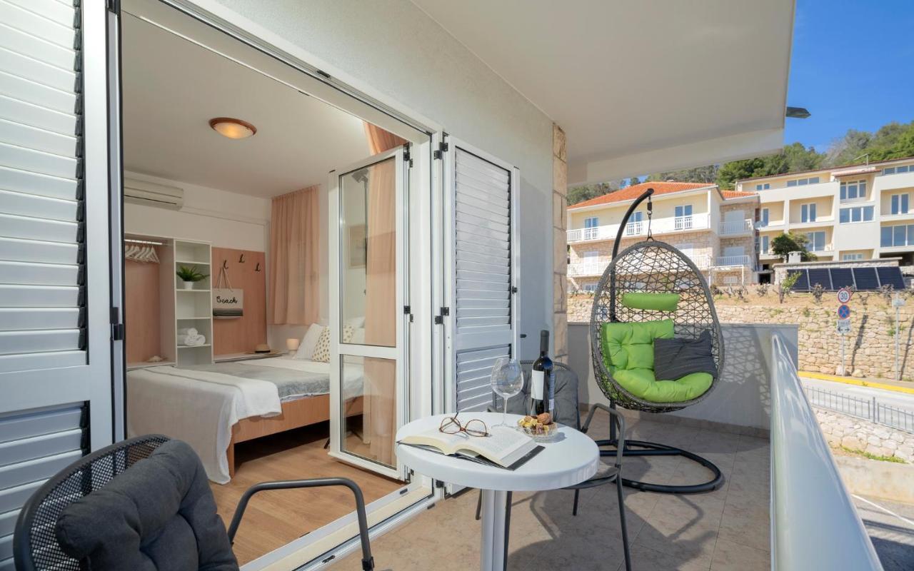 Novak Guesthouse - Zf Hvar フヴァル エクステリア 写真